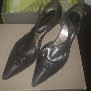 Black leather 6.5 shoes final markdown